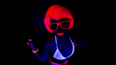 glow woman 89
