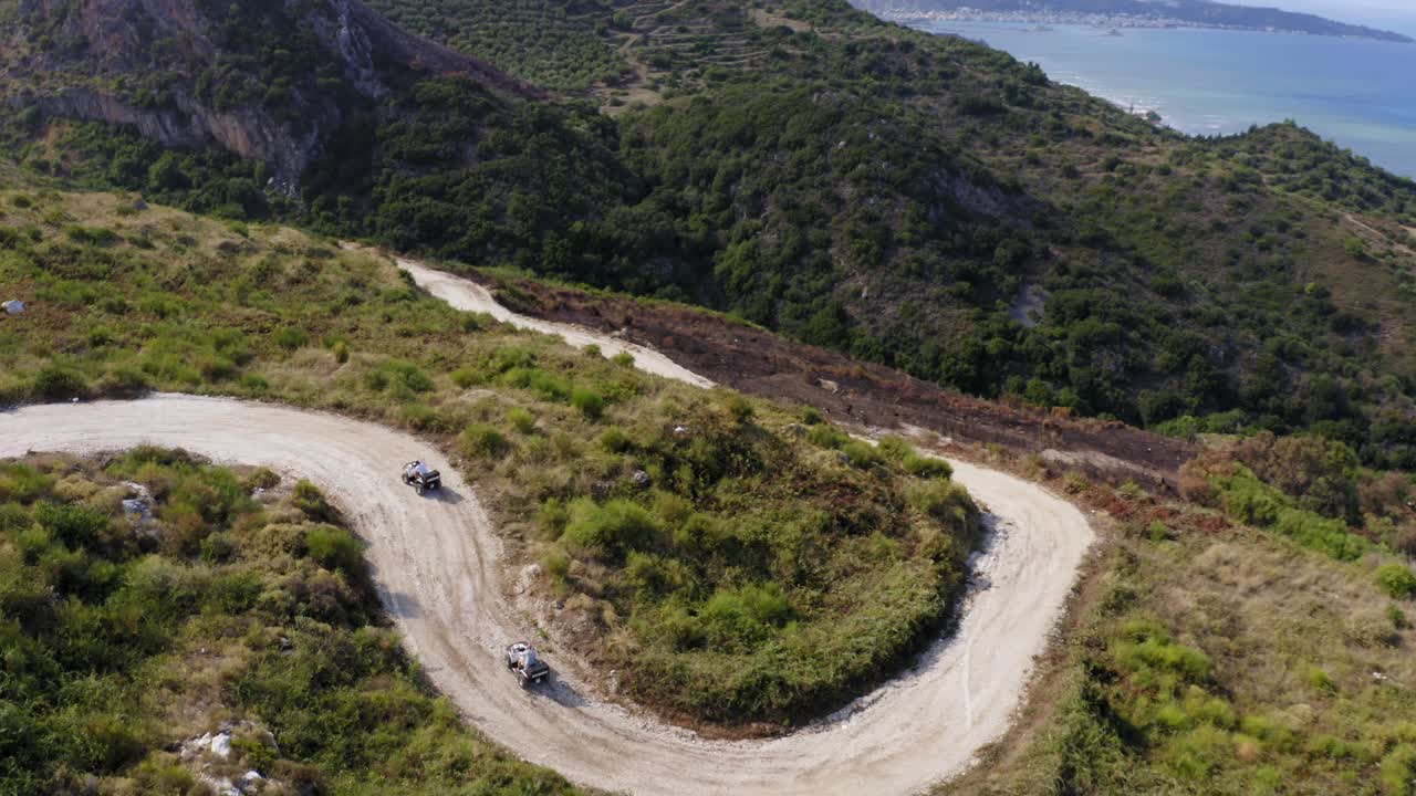 cuatrimotos 4x4 en la montaña