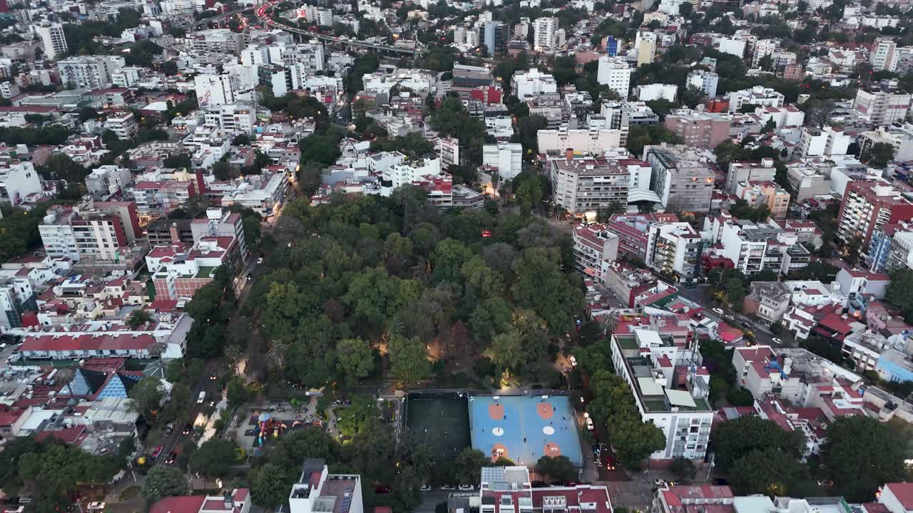 Exploring Mexico City’s Napoles Colony from the sky