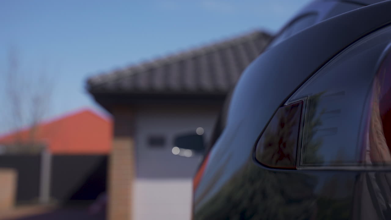 야외에서 검은 차