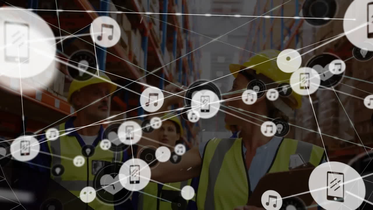 animación de iconos conectados, túnel circular sobre compañeros de trabajo caucásicos discutiendo en el almacén