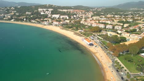 impresionante playa mediterranea s'agaro en la costa brava imagenes aereas