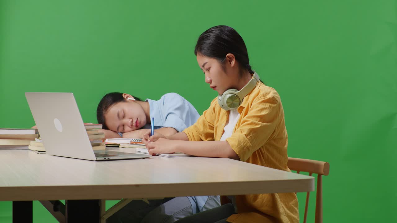 온라인 수업에서 피곤한 학생들