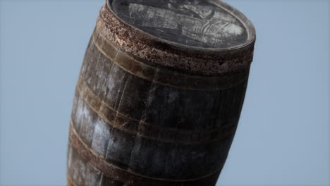 viejo barril de madera oxidado clásico