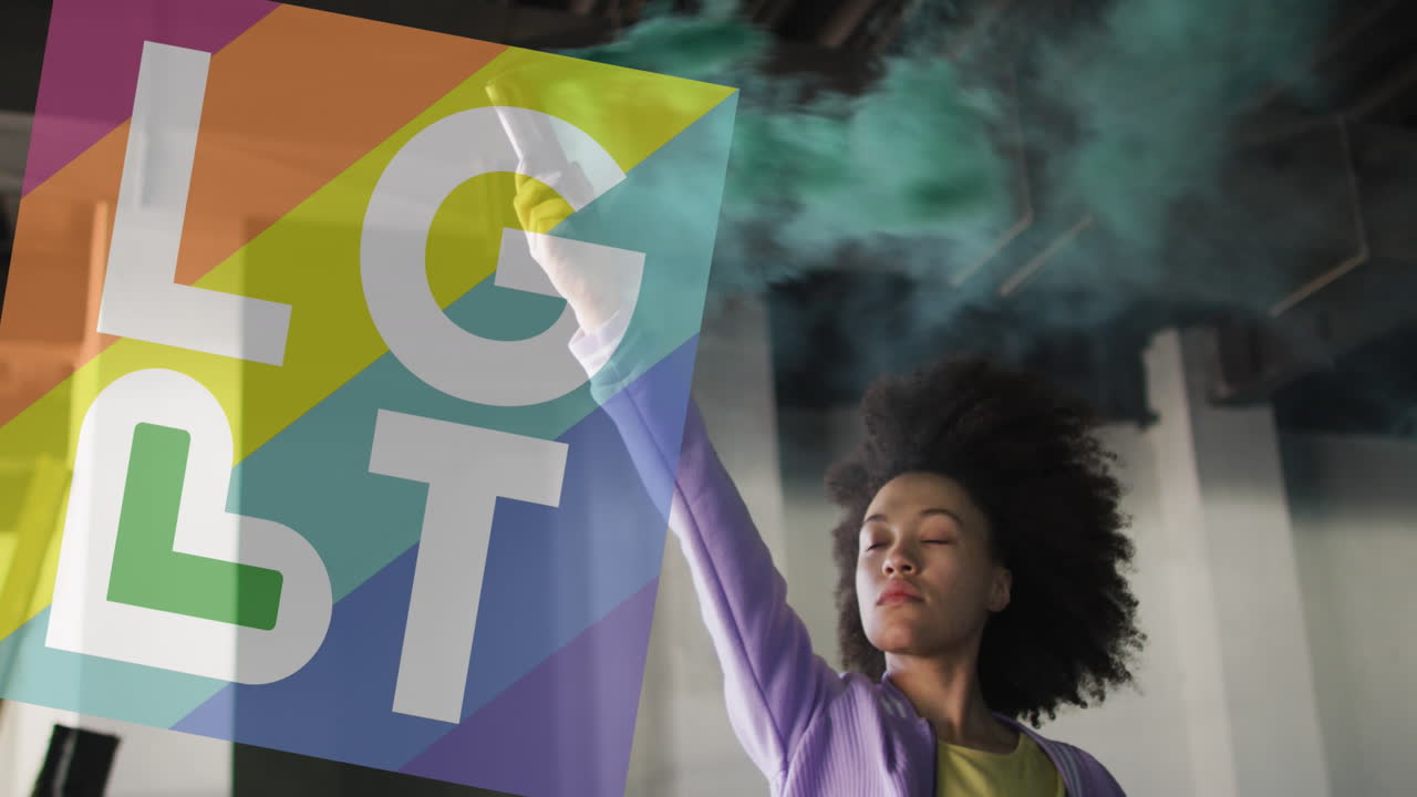 animación del arco iris lgbt sobre mujer afroamericana con llamarada