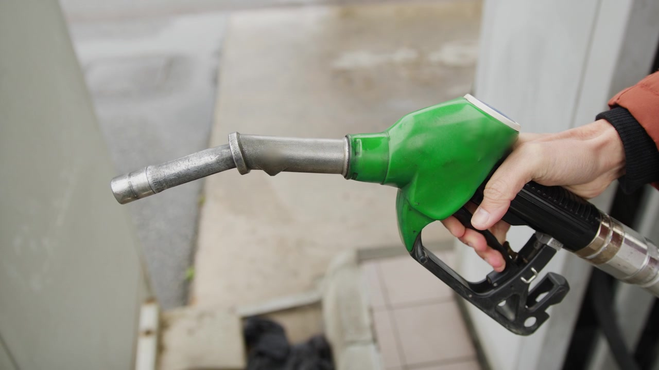 Crisi del carburante. Pompa di benzina senza carburante