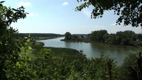 Eine-Sommerlandschaft-Eines-Ukrainischen-Dorfes