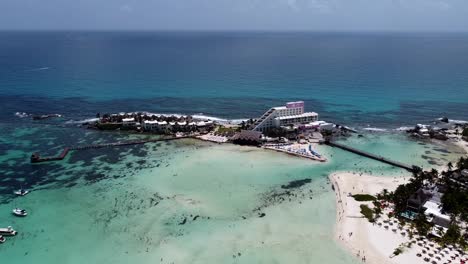 Una-Vista-Aérea-De-La-Playa-De-Isla-Mujeres