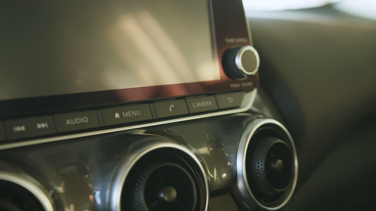 vista del interior del tablero de instrumentos del automóvil