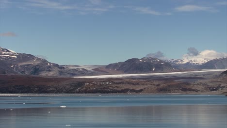 Glacier-covered-by-volcanic-ash-next-to-Margerie-Glacier,-in-Glacier-Bay-National-Park-and-Preserve,-Alaska