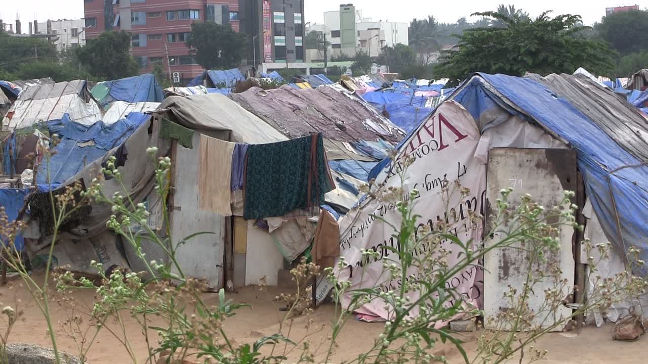 Tende alla periferia di Bangalore, India