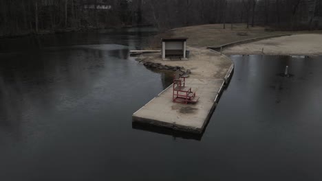 360-of-a-lifeguard-chair-by-the-water