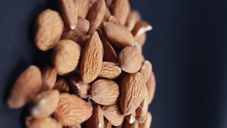 un montón de almendras