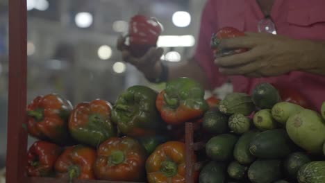 venta de pimentón en el mercado