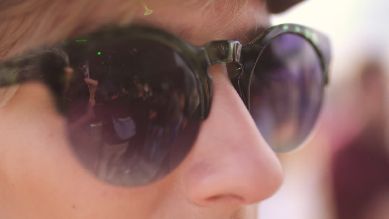 Concert reflect at glasses