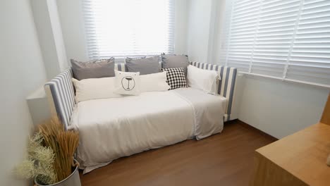 decoración mínima de la sala de estar