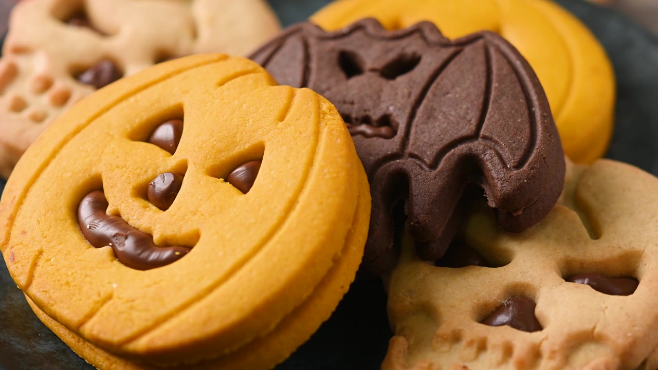 Rotating plate of assorted Halloween cookies
