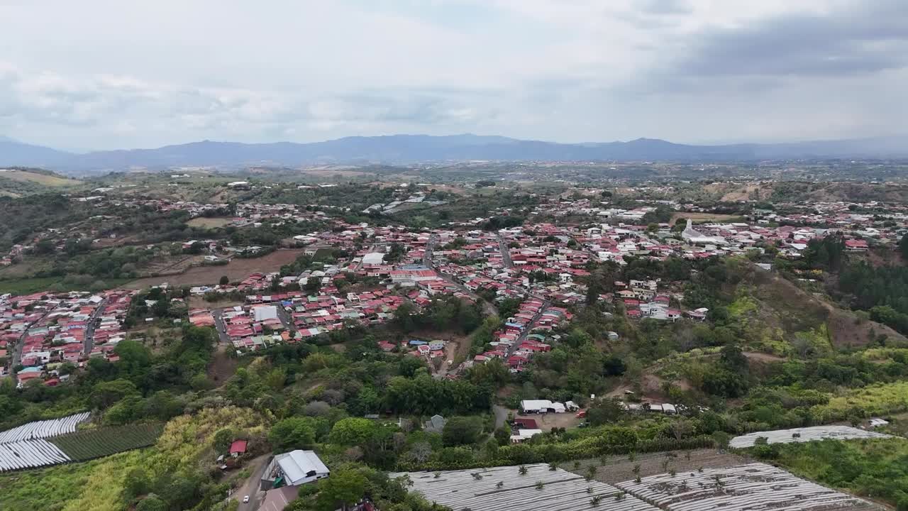Immagini aeree di un lago nel vulcano Poás, Costa Rica, Poás, Alajuela