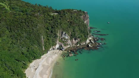 Rocky-clifftops-with-scenic-lookout-point-at-the-top-of-Mountain