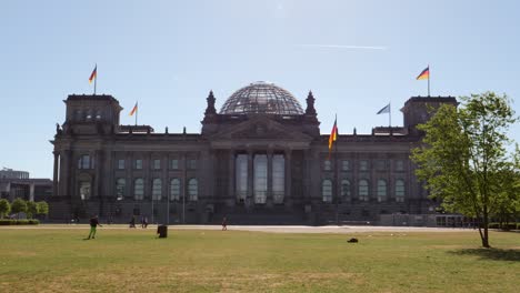 el edificio del reichstag en berlín 2