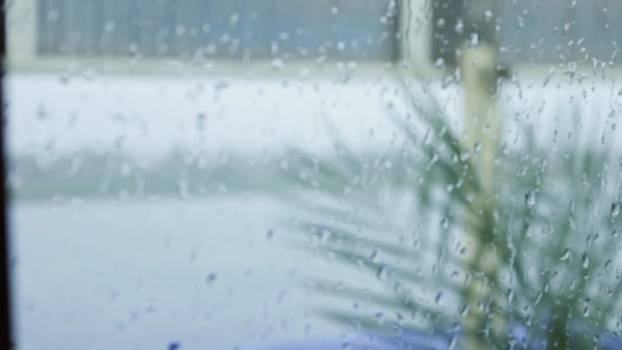 이집트의 도시 해안에서 나쁜 날씨, 룩소르