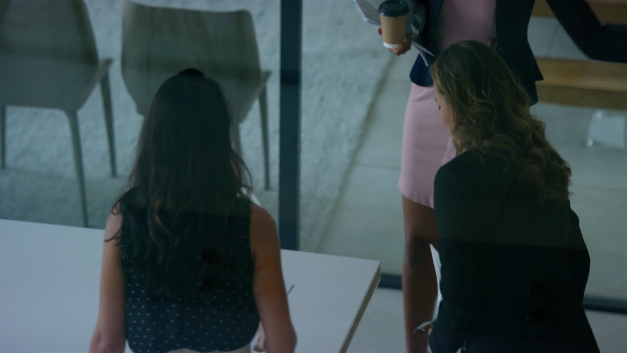 먼저 말하고, 그 다음에 행동하세요.