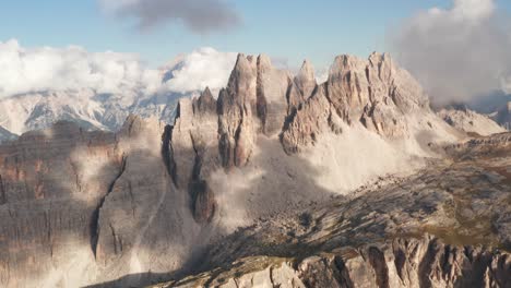 Aerial-view-of-jagged-mountain-peaks-of-Croda-da-Lago,-Italian-Dolomites