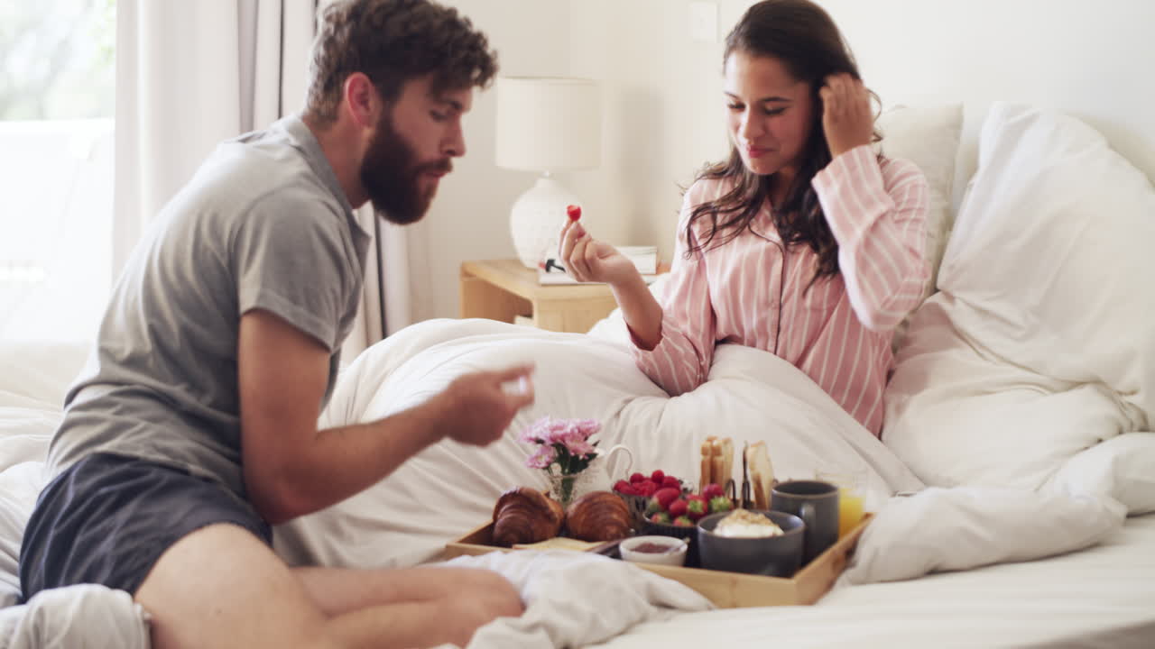 sirviendo un romance serio