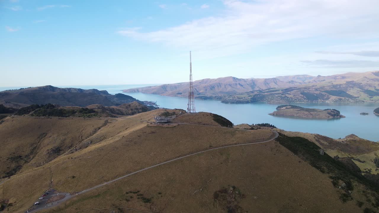 뉴질랜드의 설탕  ⁇  언덕 꼭대기 에 있는 통신 탑