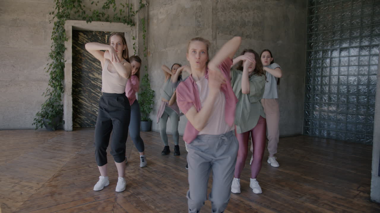 групповой танцевальный класс