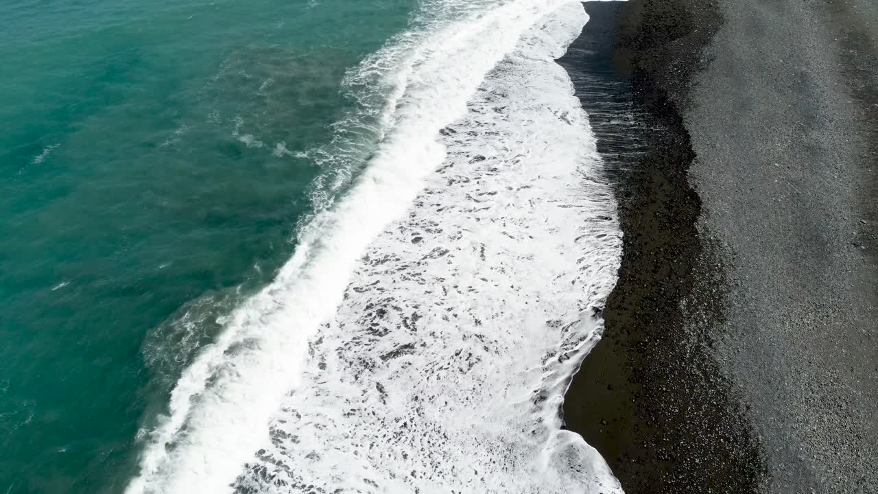열대 국가의 아름다운 바다 파도_드론 촬영