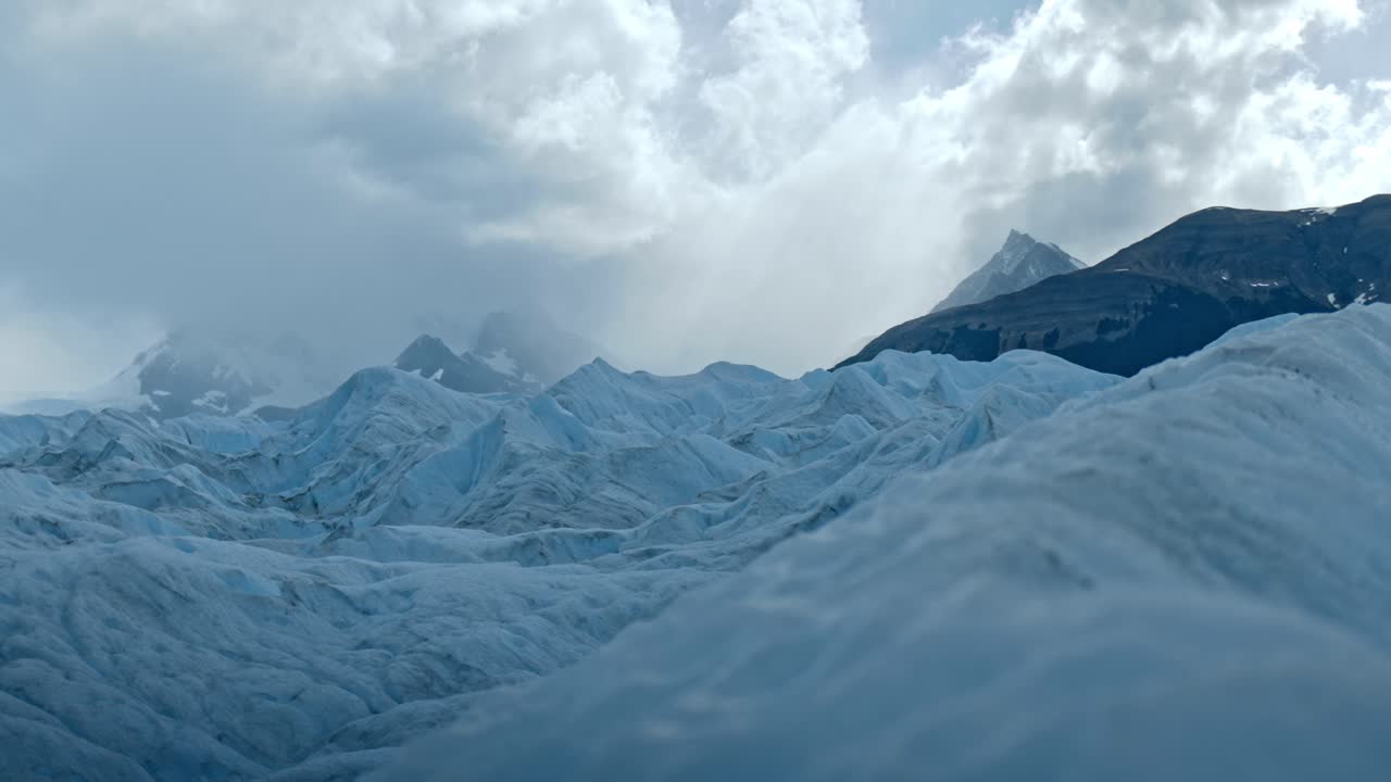imágenes en el glaciar perito moreno, el glaciar más icónico del mundo