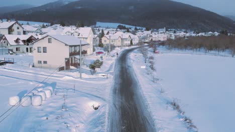 Vista-Aérea-De-Drones-Del-Paisaje-Nevado-De-Invierno-En-El-Parque-Nacional-Tatra-De-Eslovaquia