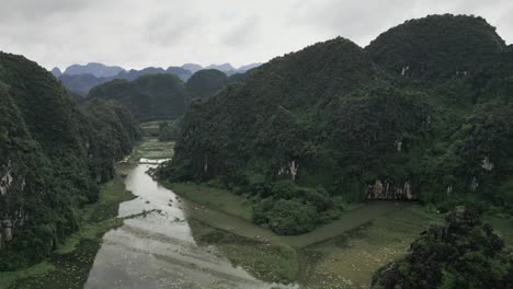 Stunning-natural-beauty-in-asian-mountains