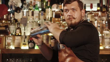 bartender preparing cocktails