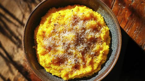 polenta con queso y pimienta