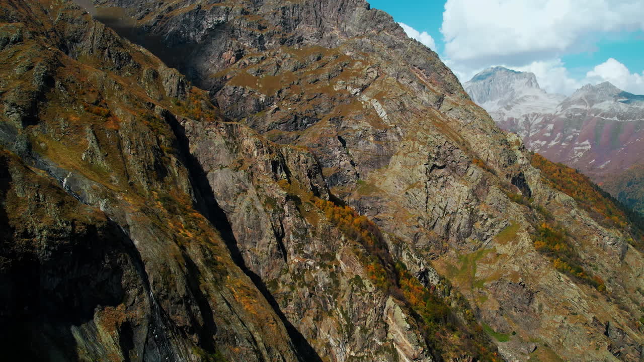 paisaje de montaña de otoño