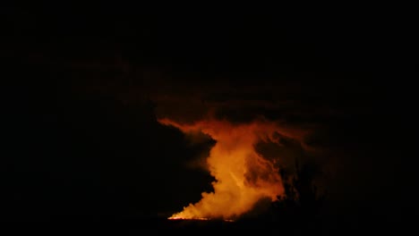 Mauna-Loa-erupting-on-Hawaii-Island-on-November,-28th-2022