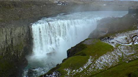 Zeitlupenaufnahmen-Des-Dettifoss-Wasserfalls-Im-Jokulsargljufur-Nationalpark,-Island
