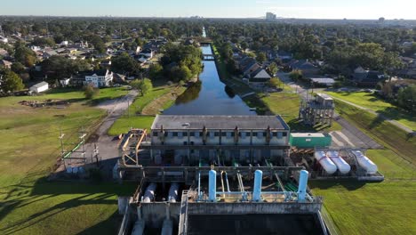 Canal-En-Nueva-Orleans-Para-La-Gestión-De-Inundaciones-De-Agua-De-Huracanes-De-Lluvia