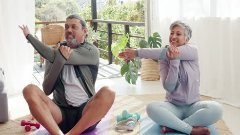 Pareja-Mayor,-Estiramiento-Y-Yoga-Para-Fitness