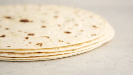 una pila de tortillas