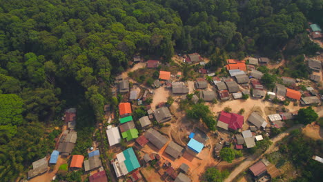 Tropical-shanty-rural-town-in-Thailand-at-sunset