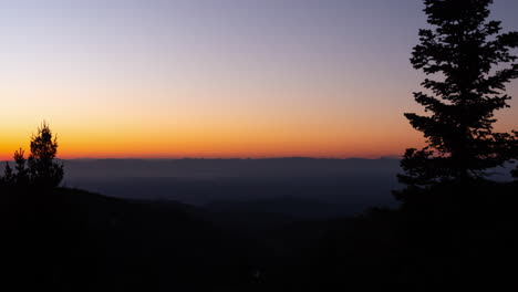 Schöner-Sonnenuntergang-In-Den-Bergen-Von-New-Mexico-Im-Zeitraffer