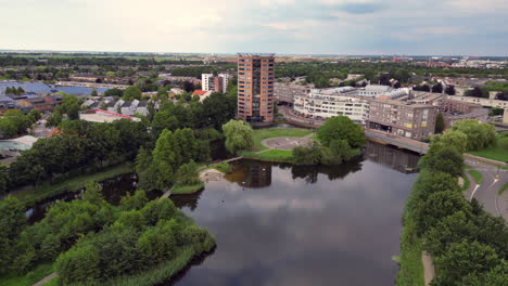 vista aérea nublada en amersfoort nieuwland, los países bajos