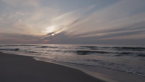 Lapso-De-Tiempo-Del-Atardecer-Tomado-Por-El-Mar-Báltico