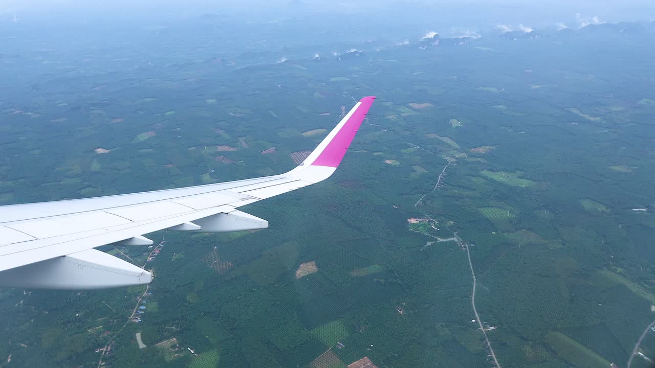 비행기 창문 에서 공중 에서 볼 수 있는 모습