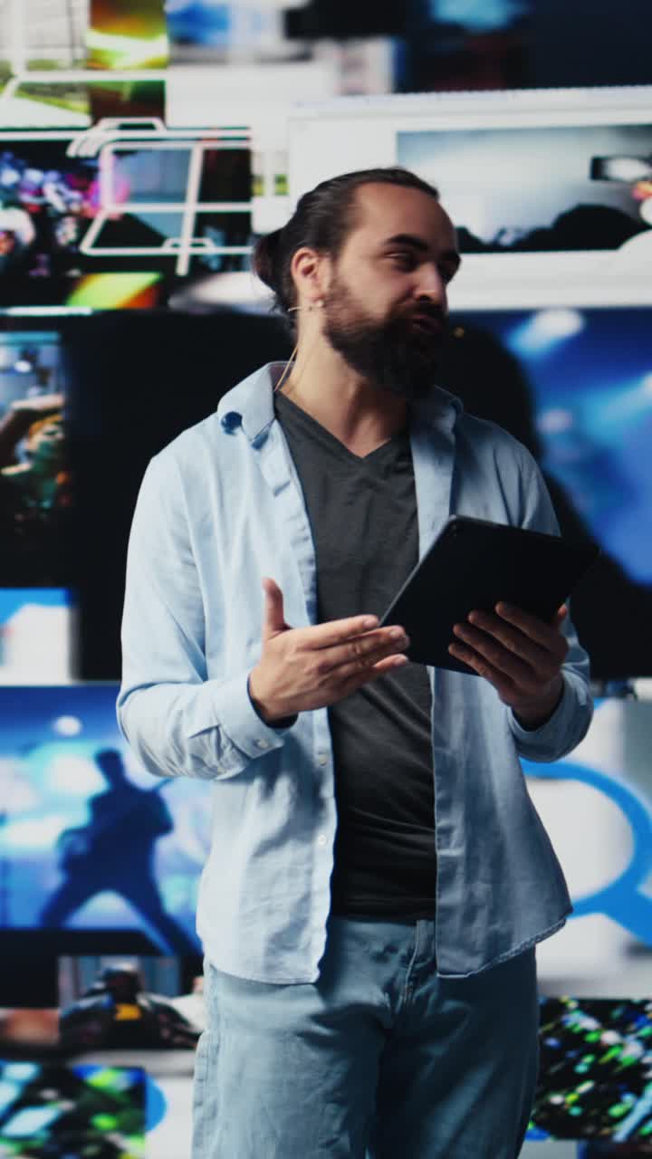 Vertical Video Male trend setter hosts a live presentation offering insight for innovation