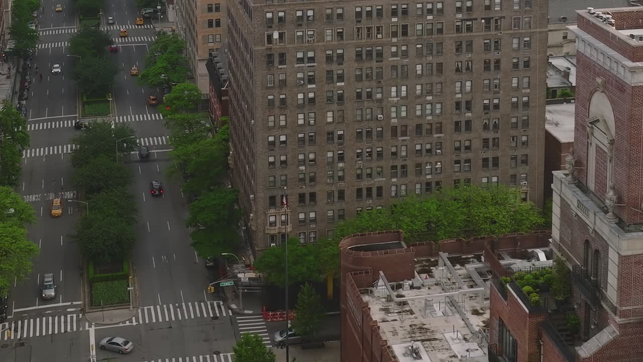 Vista aérea cenital de una intersección de calles de Nueva York