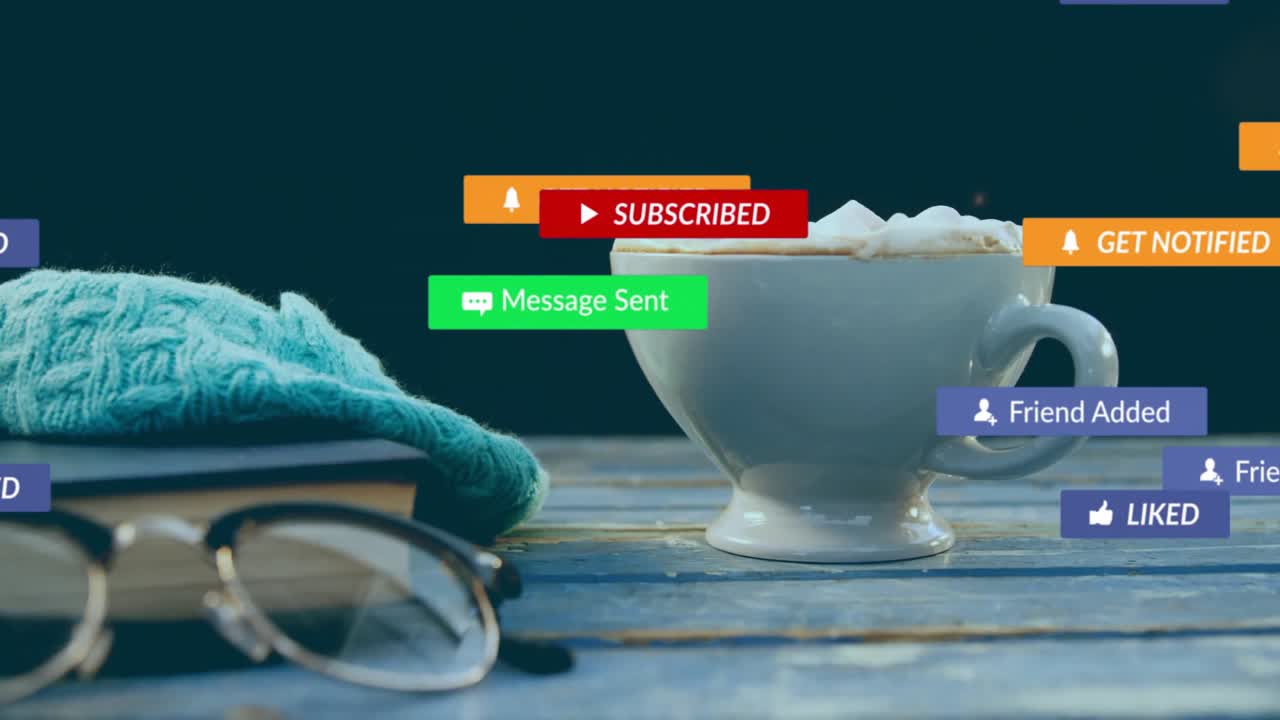 Indicador de Suscripción Apareciendo, Etiquetas de UI Flotando y Desvaneciéndose Alrededor de la Taza Guiando la Interacción